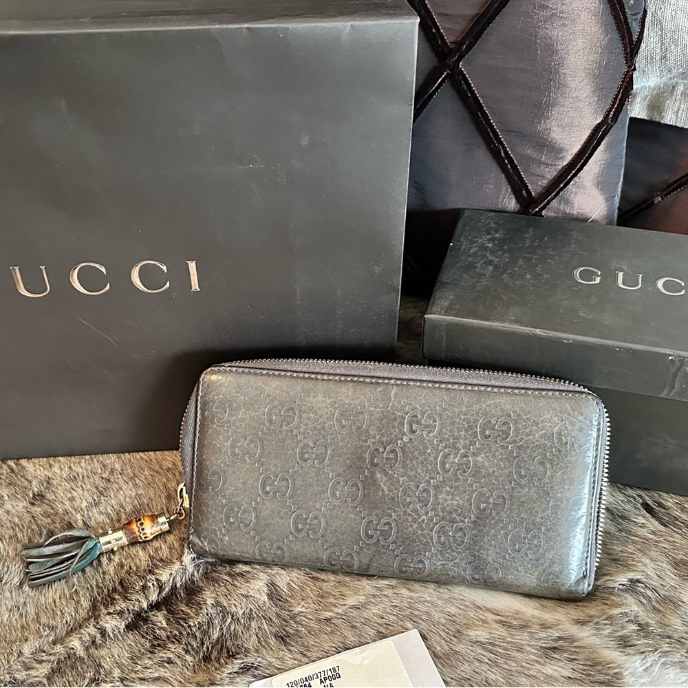 Large leather authentic Gucci wallet clutch bag zip around hassle gray brown box